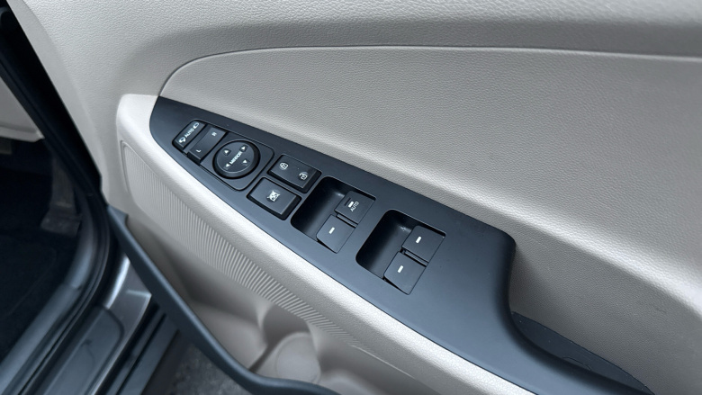 Hyundai Tucson 2.0 CRDi Blue Drive Premium 5dr 2WD Diesel Estate